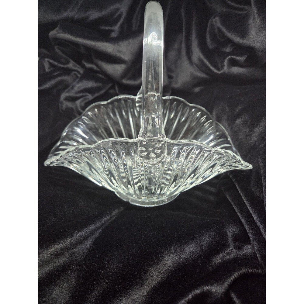 Vintage L.E. Smith Clear Glass Ruffled Brides Basket - Signed "SGC"